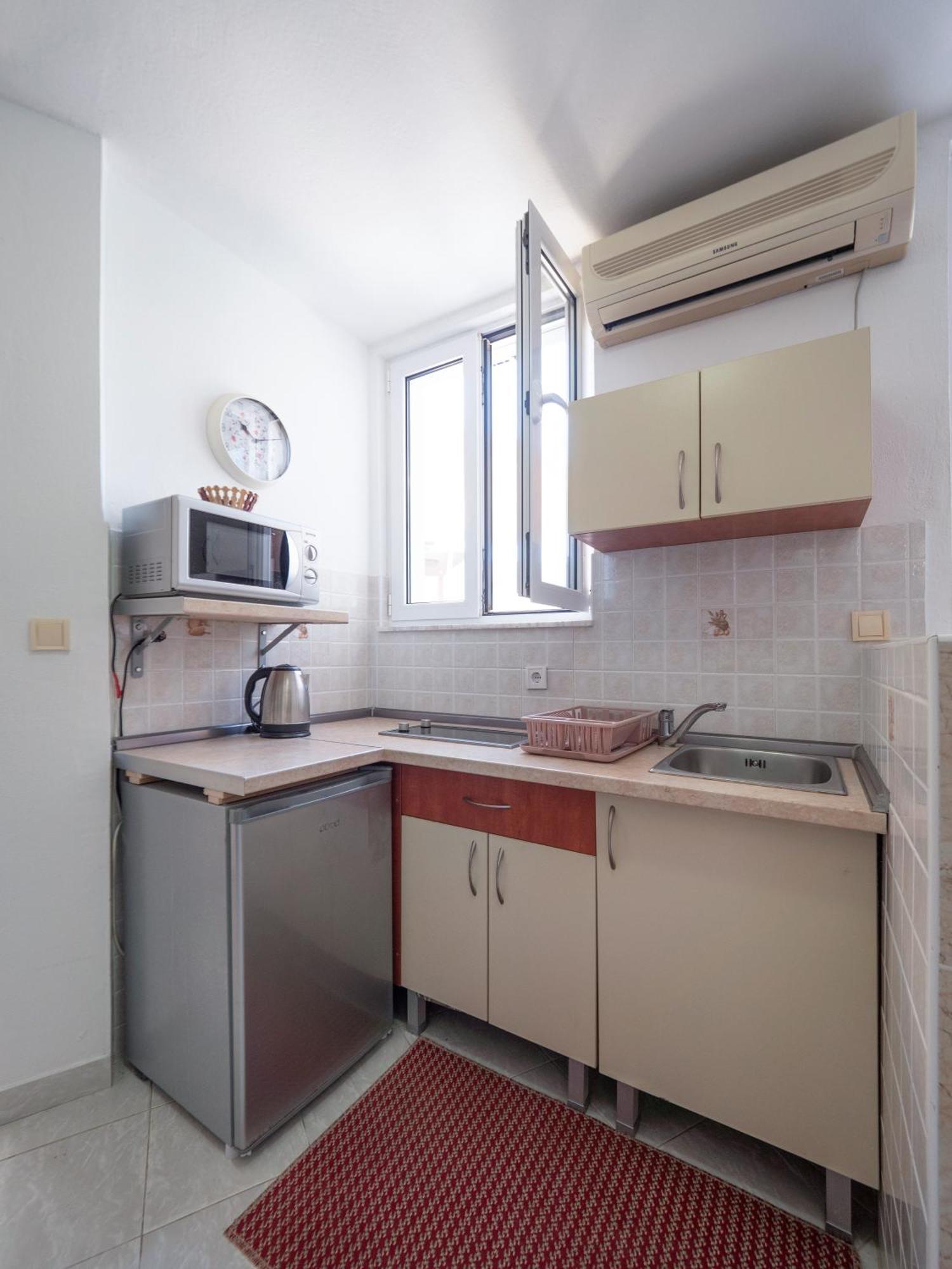 Apartments Marina Свети Стефан Екстериор снимка