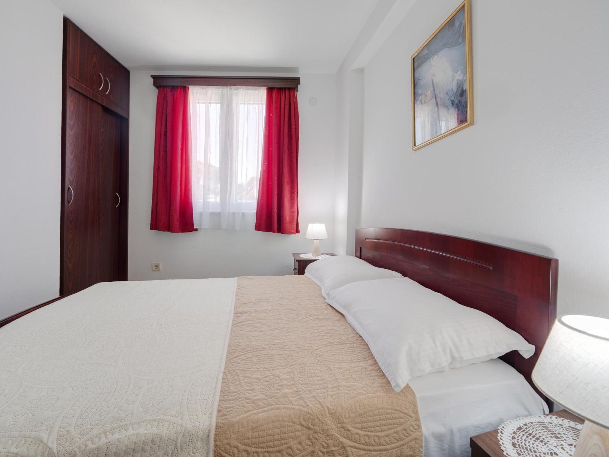 Apartments Marina Свети Стефан Екстериор снимка