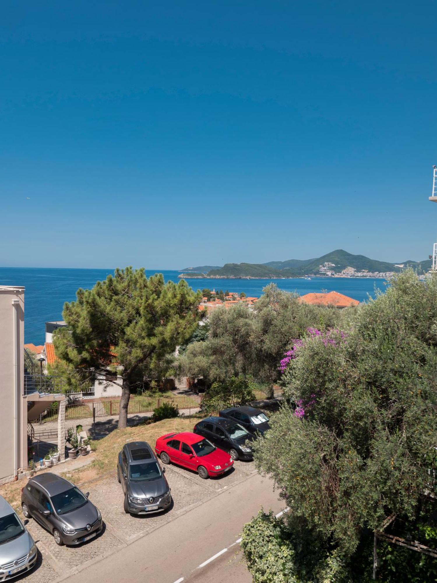 Apartments Marina Свети Стефан Екстериор снимка