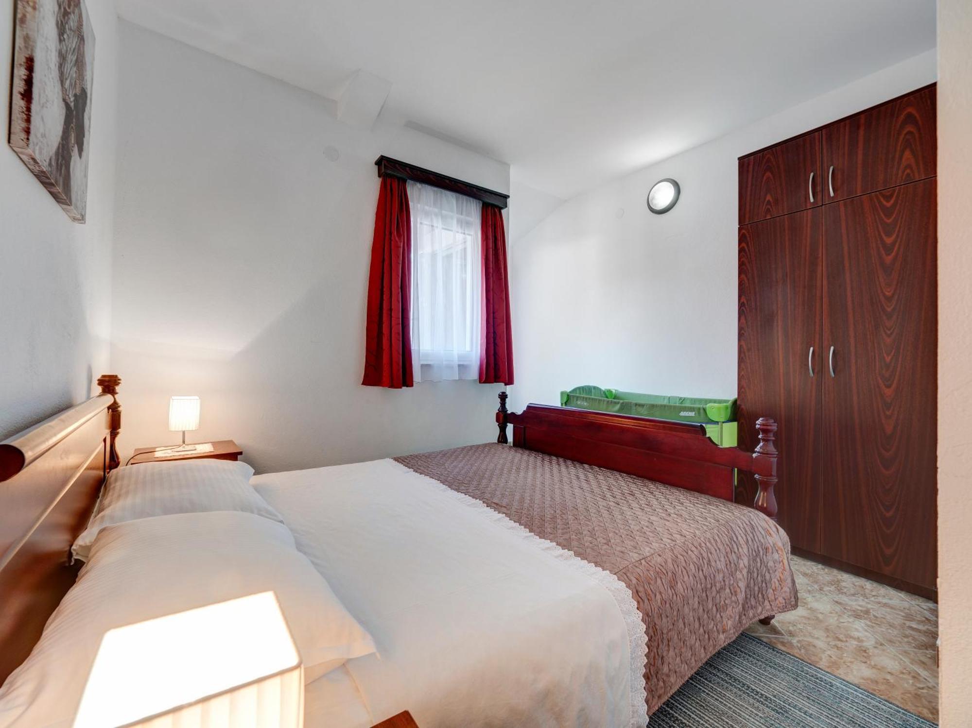 Apartments Marina Свети Стефан Екстериор снимка