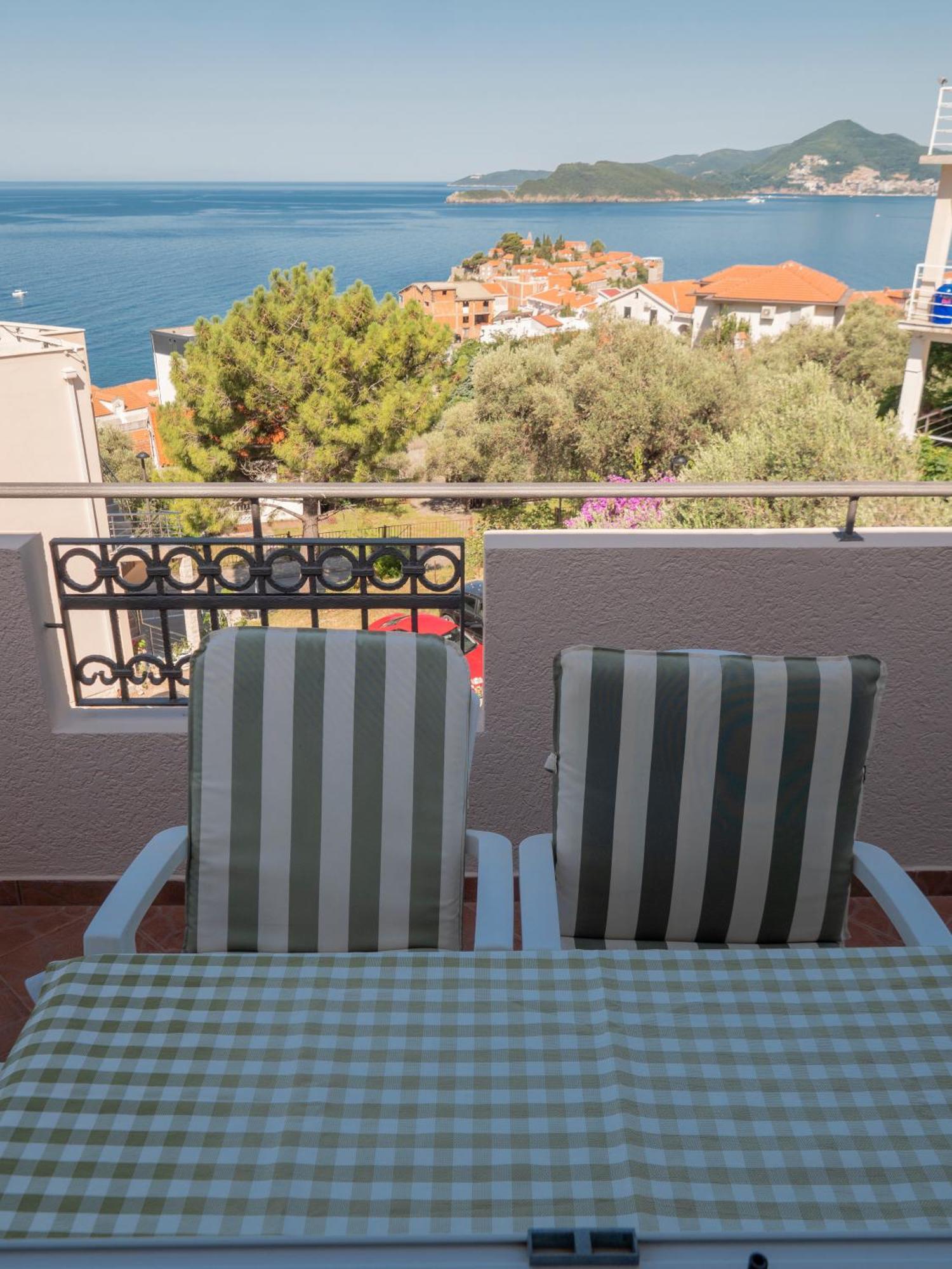 Apartments Marina Свети Стефан Екстериор снимка