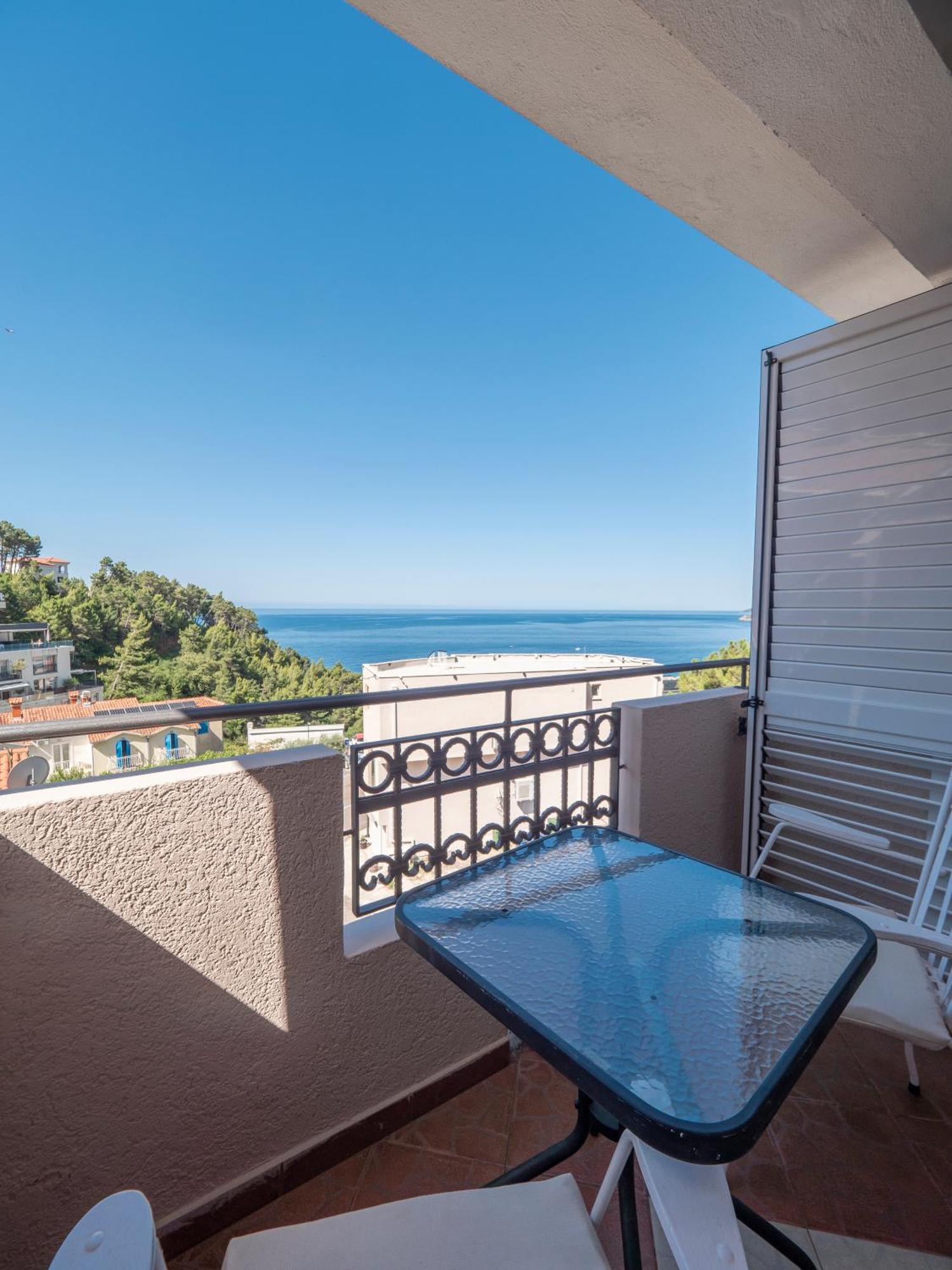 Apartments Marina Свети Стефан Екстериор снимка
