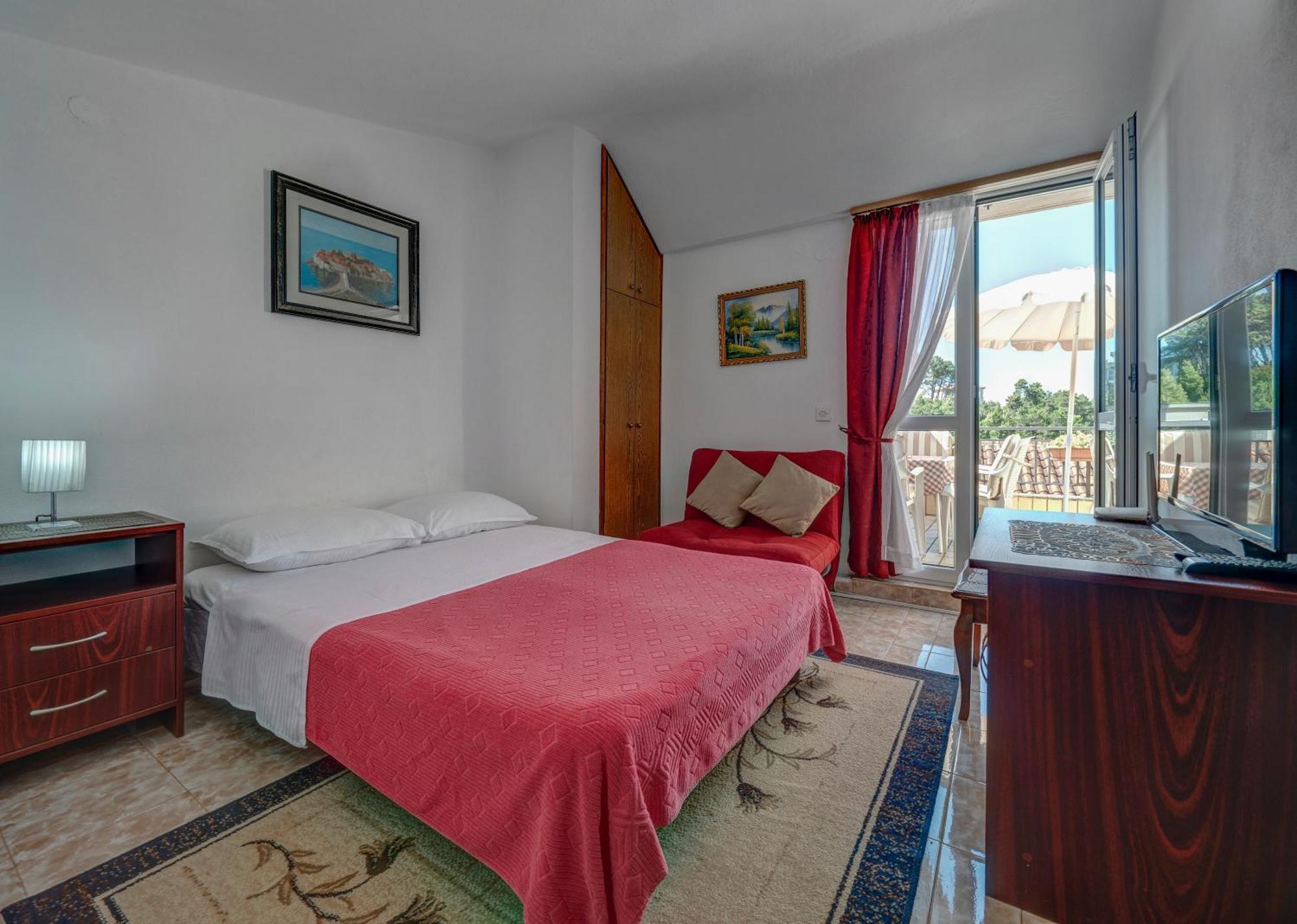 Apartments Marina Свети Стефан Екстериор снимка